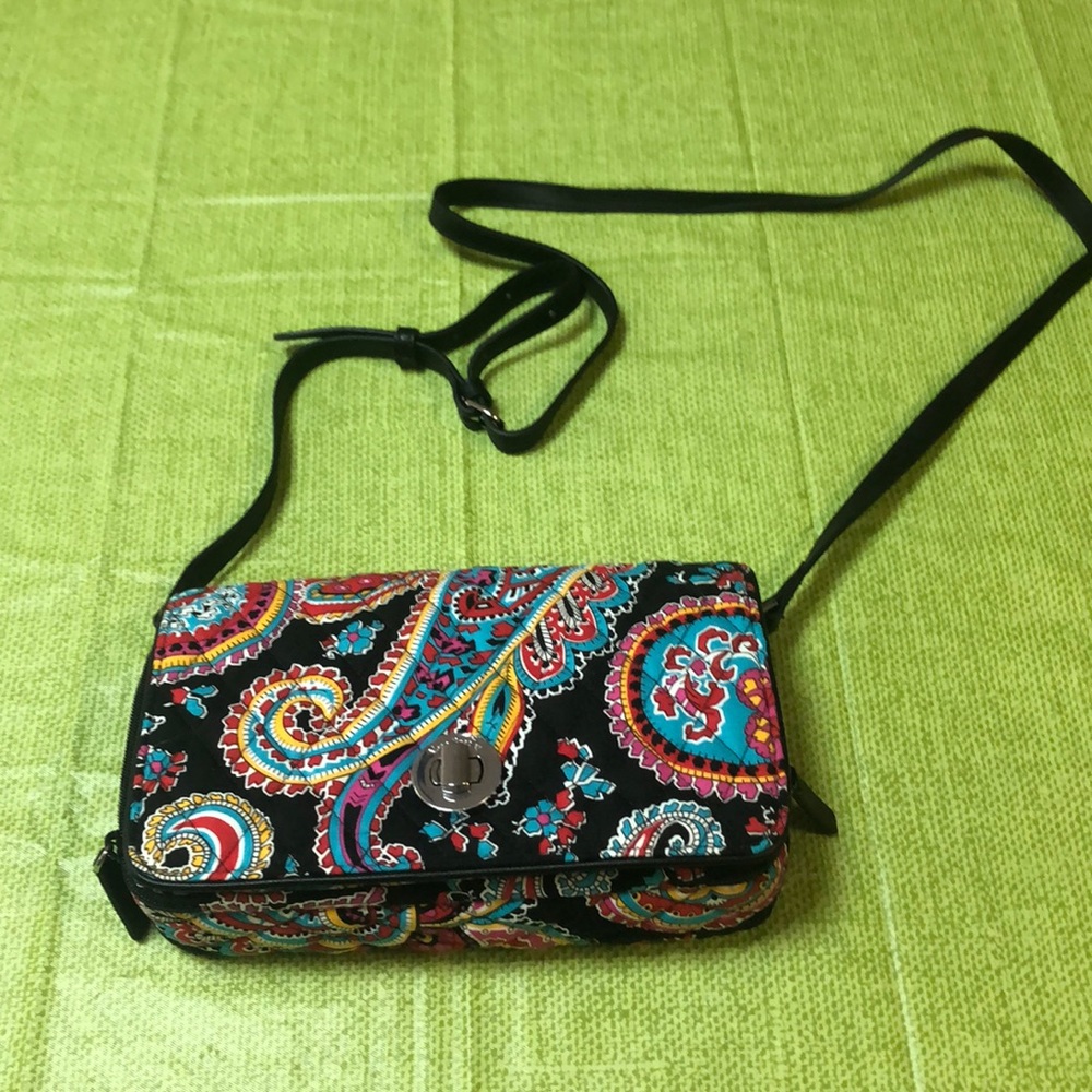 Turn lock purse
